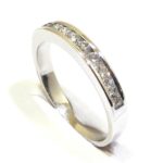 Anillo alianza oro blanco 18k diamantes en carril
