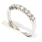 Anillo alianza oro blanco 18k con diamantes en garras
