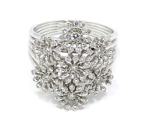 anillo oro blanco orlas diamantes