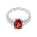anillo oro blanco zafiro padparadsha diamantes
