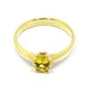 Anillo de oro amarillo 18k con zafiro amarillo oval