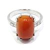 Anillo de oro blanco 18k con Coral cabujon