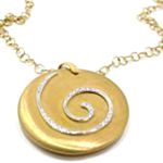 Collar de oro rosa 18k con colgante redondo con espiral de diamantes by PVG
