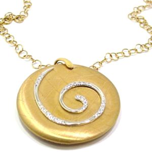 Collar de oro rosa 18k con colgante redondo con espiral de diamantes by PVG
