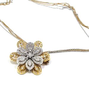 Collar de oro rosa y blanco 18k con colgante petalos con diamantes