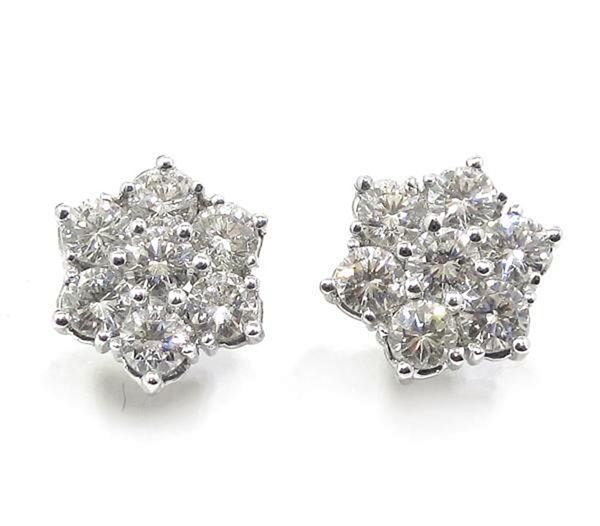 Pendientes orla o roseta de oro blanco 18k con 14 diamantes