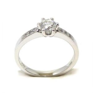 Anillo solitario oro blanco 18K con diamante talla brillante 0,50ct con diamantes