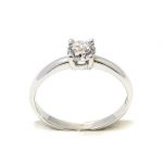 Anillo solitario oro blanco 18K con diamante talla brillante 0,45ct