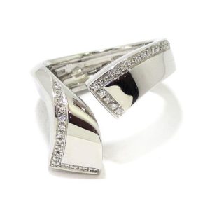Anillo diamantes oro blanco curvado