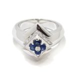 Anillo diamantes zafiros oro blanco cuadrado