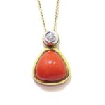 Collar coral colgante oro amarillo