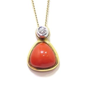 Collar coral colgante oro amarillo