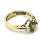 Anillo circonita verde de plata dorada