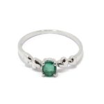 Anillo esmeralda corazones oro blanco