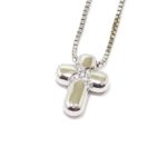 Collar cruz diamantes colgante oro blanco