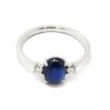 Anillo zafiro oval 2 diamantes oro blanco