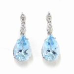 Pendientes oro blanco diamantes topacio azul