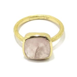Anillo plata dorada cuarzo rosa cuadrado
