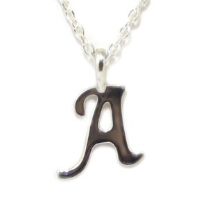 Colgante inicial A cadena plata