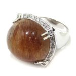 Anillo diamantes cuarzo rutilado cabujon oro blanco
