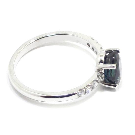 Anillo zafiro oval 8x6 diamantes oro