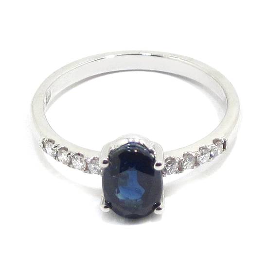 Anillo zafiro oval 8x6 diamantes oro