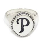 Anillo Sello oval plano letra inicial